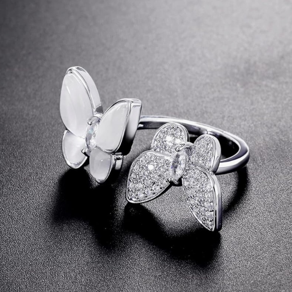 Adjustable butterflies ring